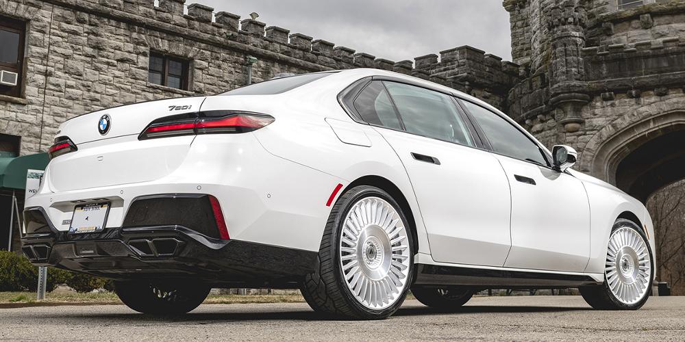 BMW 740i